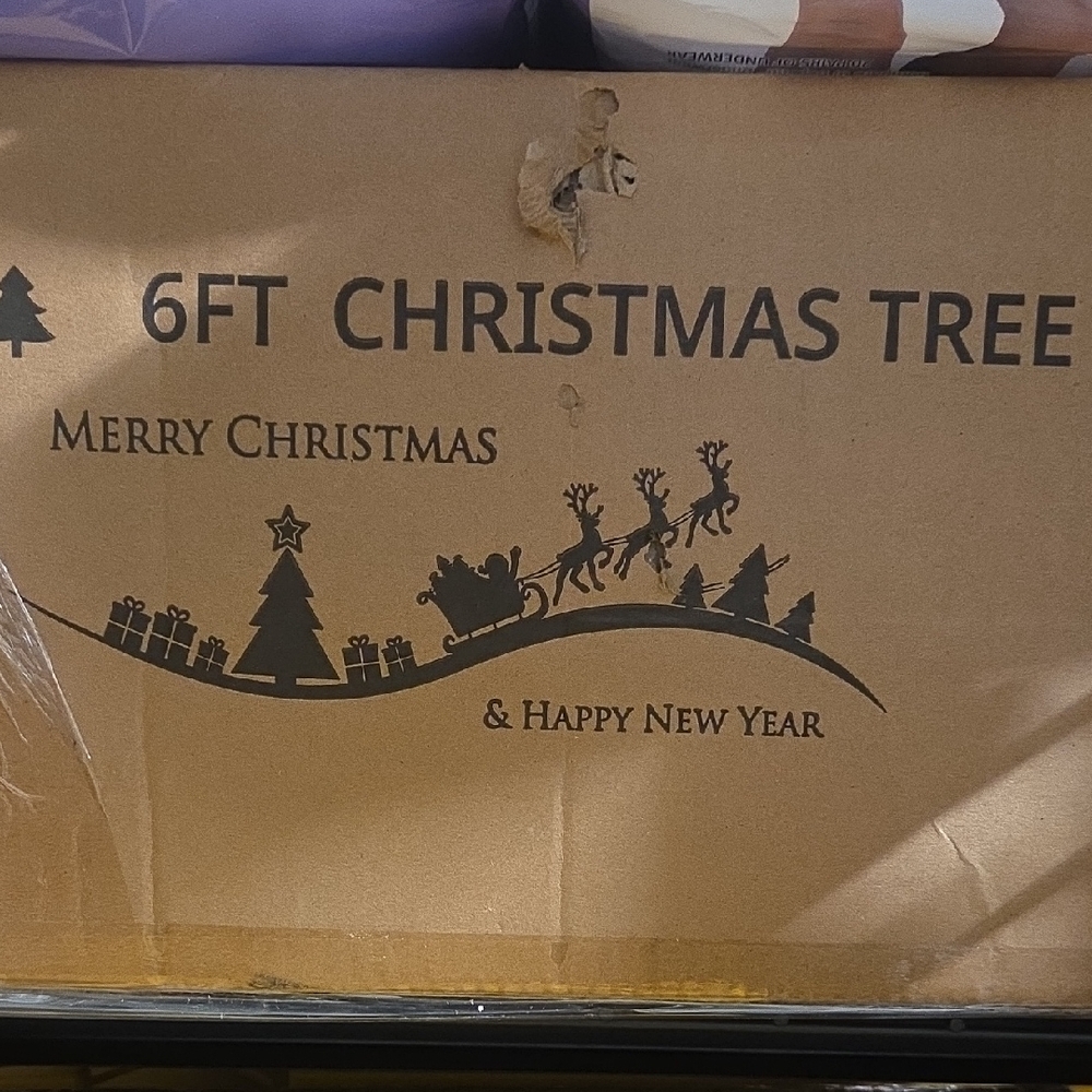 Elegant 6ft Christmas Tree with Festive Design